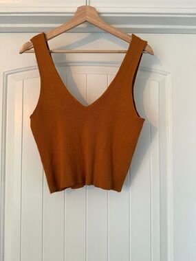 BCBG Ribbed V-Neck Crop Tank in Rust Orange